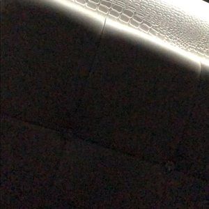 Meet your Posher, Hamsatou